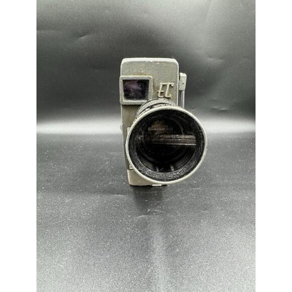 YASHICA 8 EC 8mm Vintage Movie Camera ZOOM Lens - Untested but shutters w winded - Picture 4 of 9